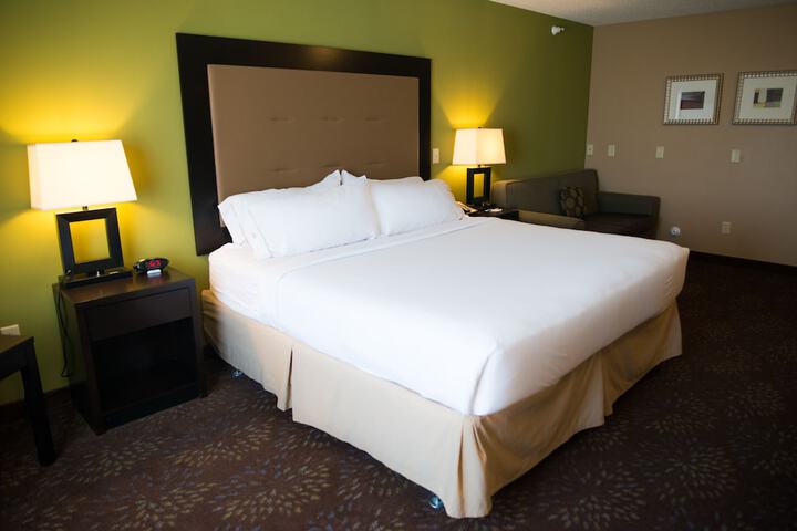 Room 33 of 51