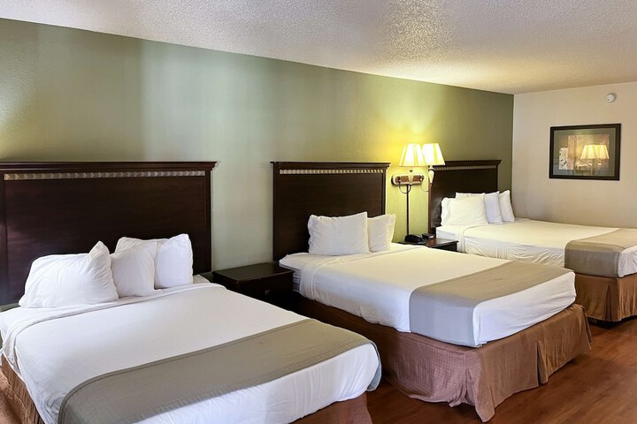 Room 15 of 18