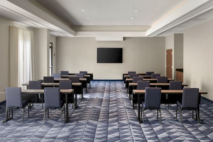 Courtyard by Marriott New Orleans Metairie