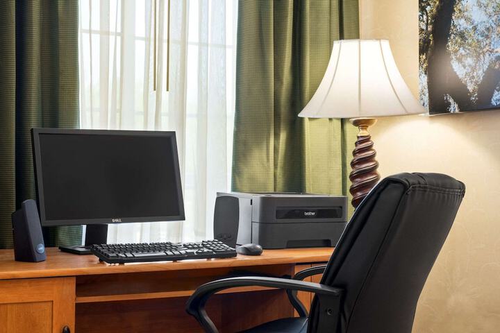 Business Center 27 of 27
