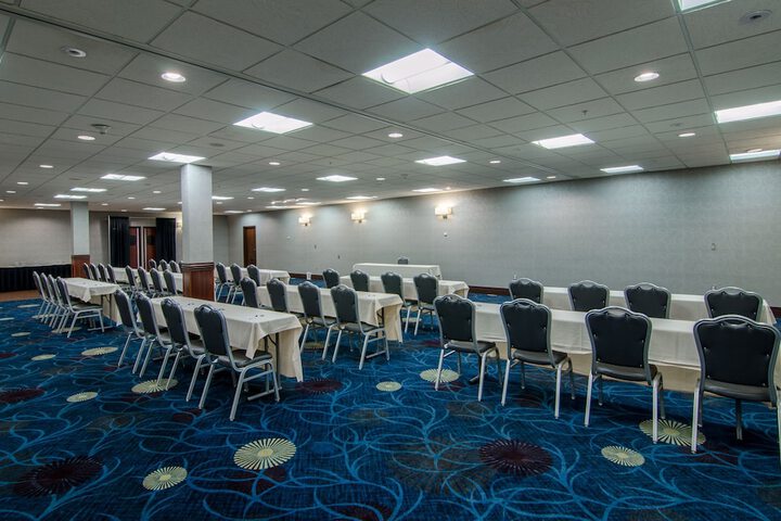 Holiday Inn & Suites Syracuse Airport - Liverpool by IHG