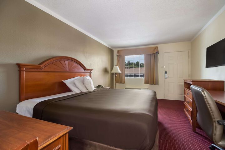 Room 15 of 37