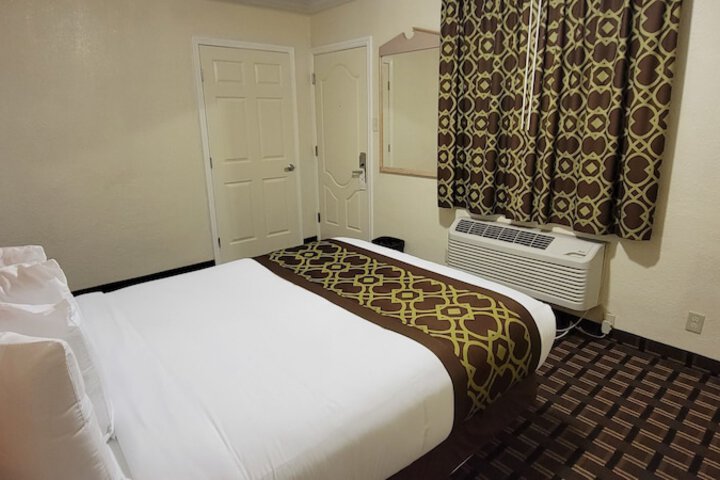 Room 38 of 76
