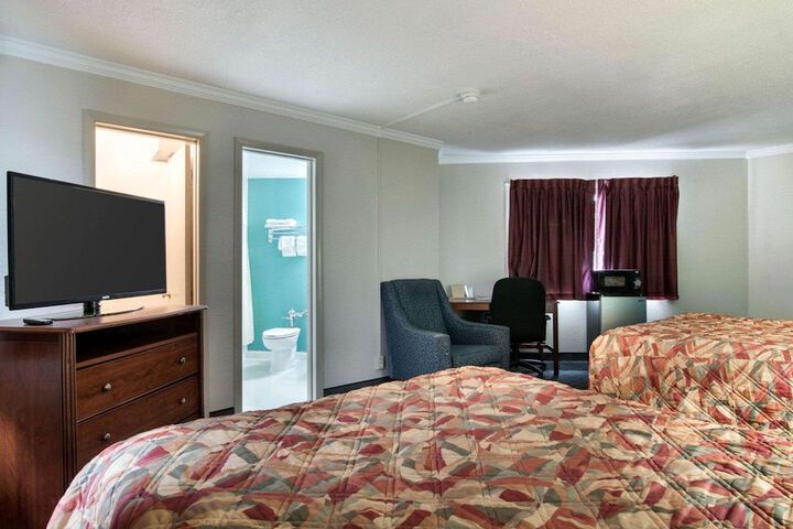 Room 14 of 32