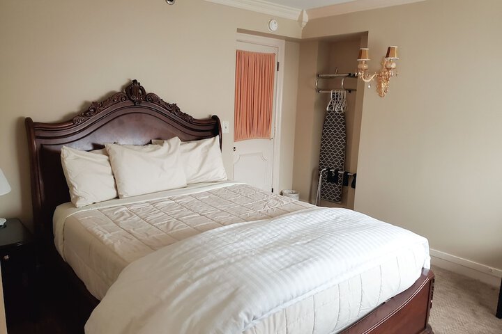 Room 183 of 208