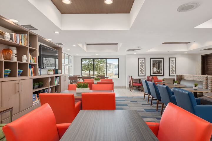 Holiday Inn Express Hotel and Suites West Valley by IHG