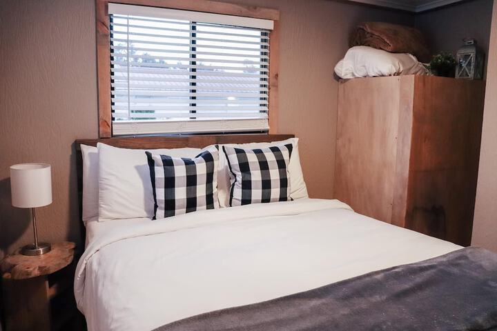 Room 107 of 144