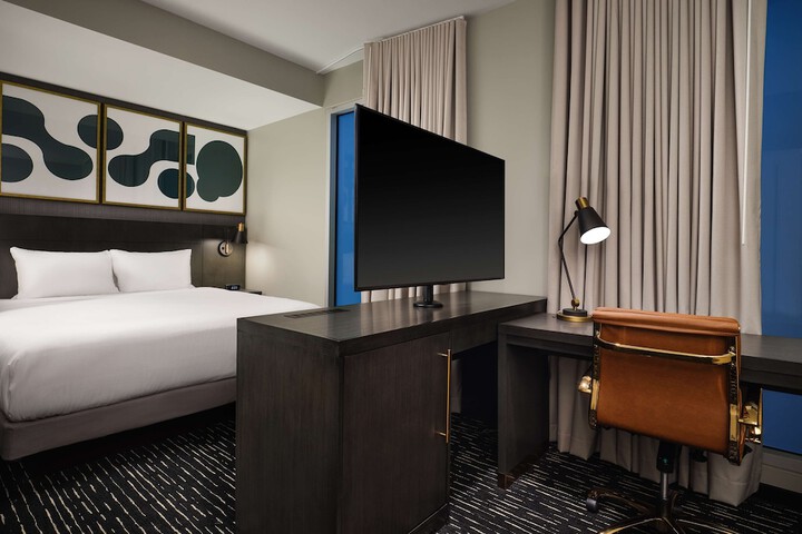 Room 30 of 46
