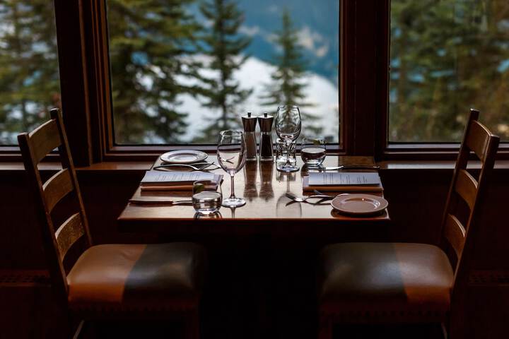 Dining 58 of 82