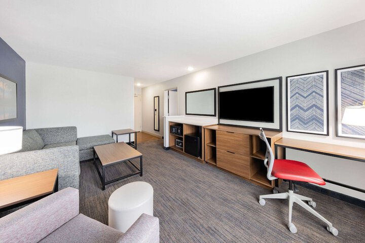 Room 16 of 53
