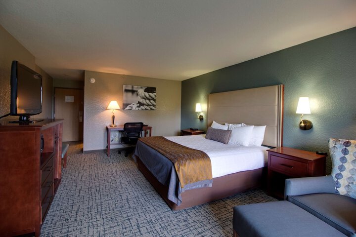 Room 10 of 80