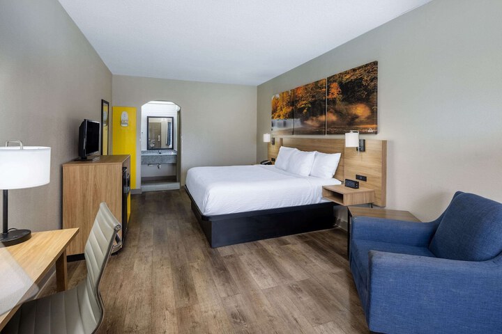 Days Inn by Wyndham Jackson