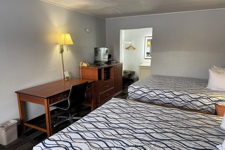 Sprucewood Inn