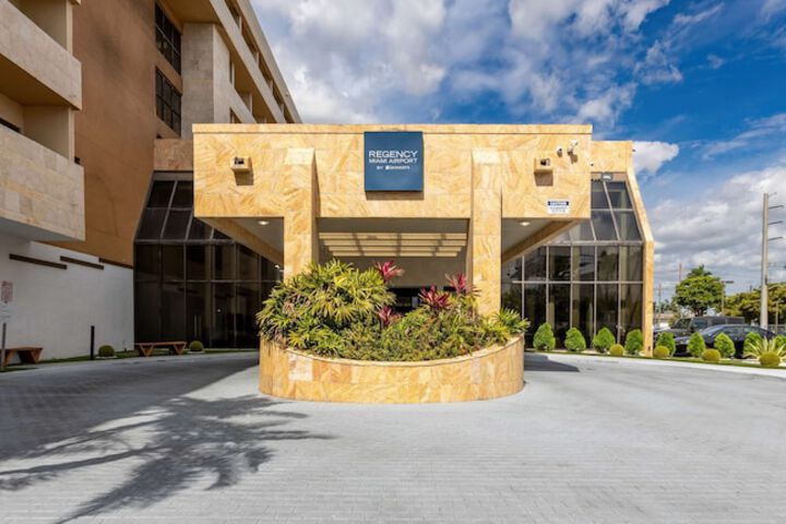 Hotel 5 of 49