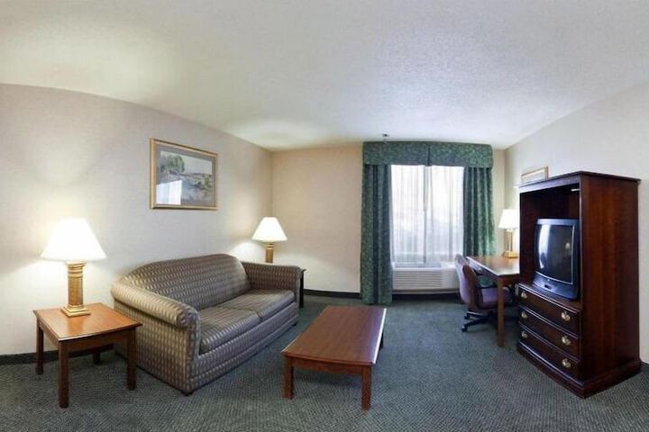 Holiday Inn Express Hotel & Suites Pittsburgh West Mifflin by IHG