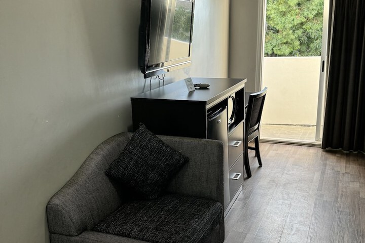 Room 18 of 37