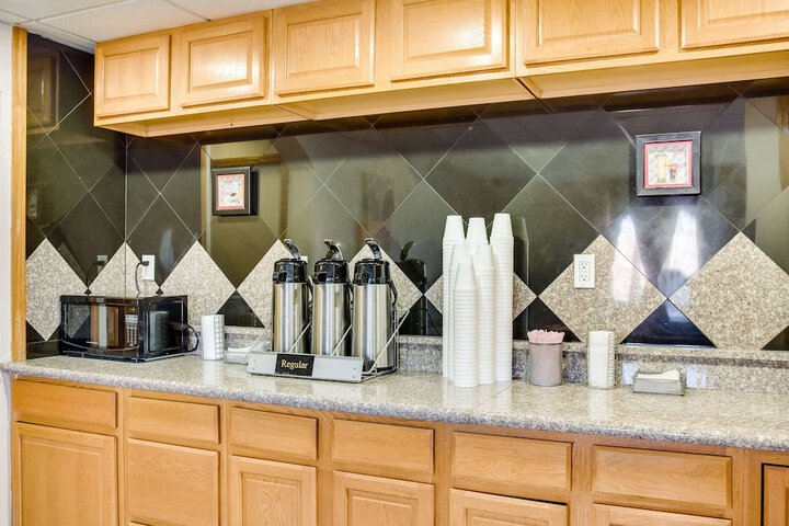 Breakfast/Coffee Service 37 of 39