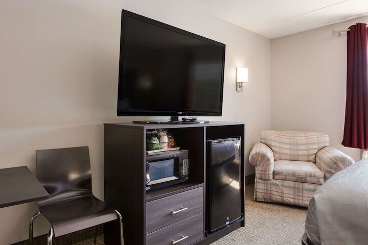 Room 17 of 28