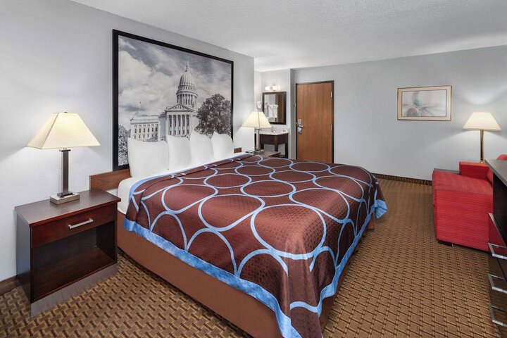 Room 28 of 30