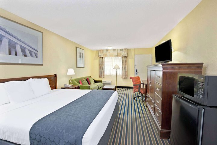 Room 7 of 22