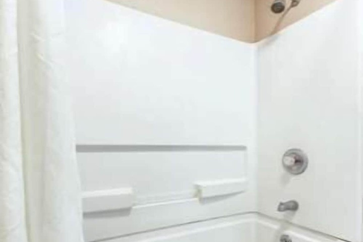 Room 13 of 21