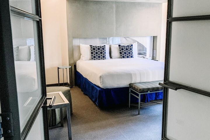 Room 34 of 40
