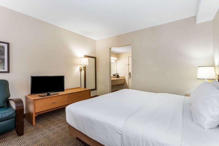 Room 30 of 58