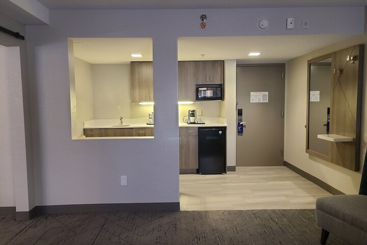 Holiday Inn Express & Suites Ft. Lauderdale N - Exec Airport by IHG
