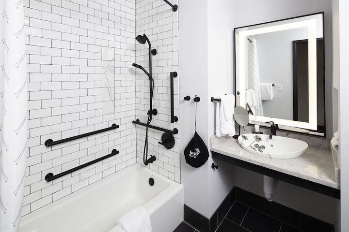 Saint Kate - The Arts Hotel