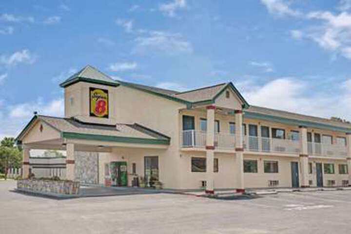 Hotel 6 of 56