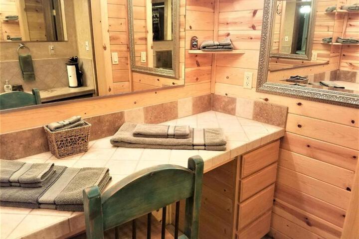 Rivers Edge Cabin