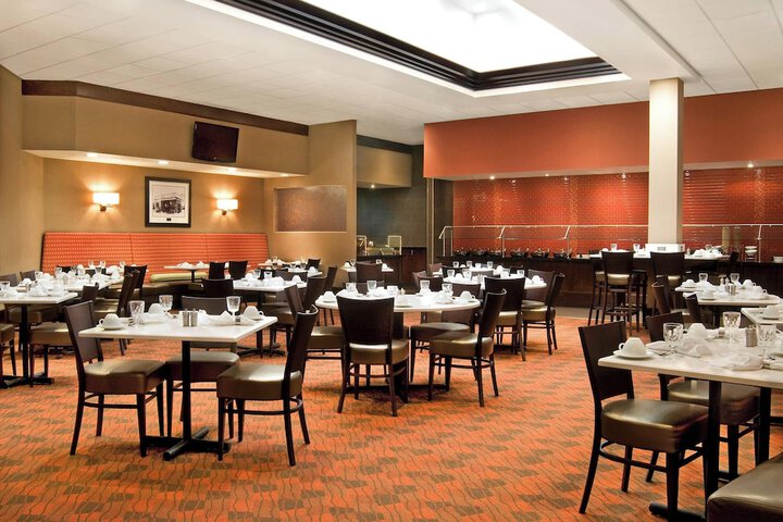 Dining 55 of 62