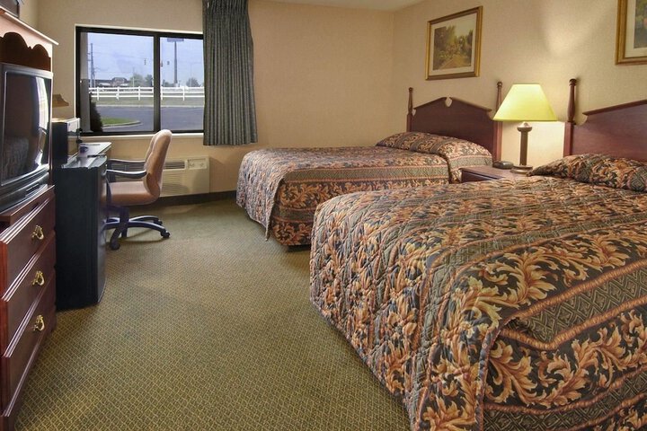 Room 6 of 19