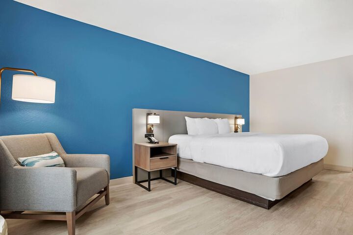 Comfort Inn & Suites Dothan Northside Plaza