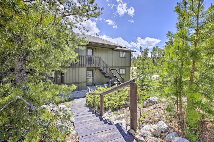 Grand Lake Condo w / Mountain Views: Walk to Lake!