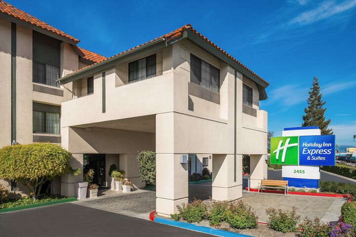 Holiday Inn Express & Suites Santa Clara-Silicon Valley by IHG
