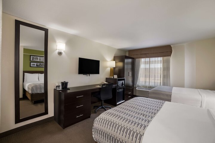 Room 16 of 28
