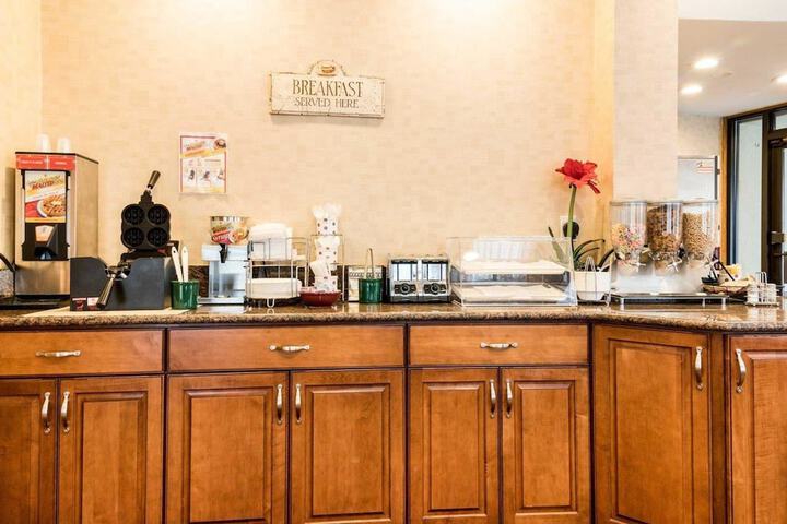Breakfast/Coffee Service 18 of 24