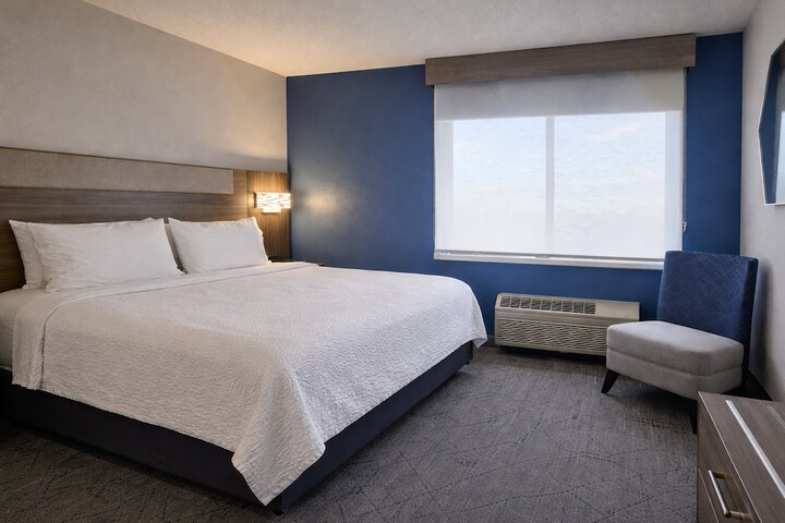 Holiday Inn Express Hotel & Suites St. Paul-Woodbury by IHG