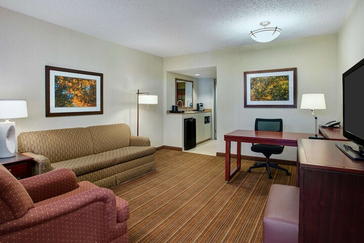 Embassy Suites by Hilton Parsippany