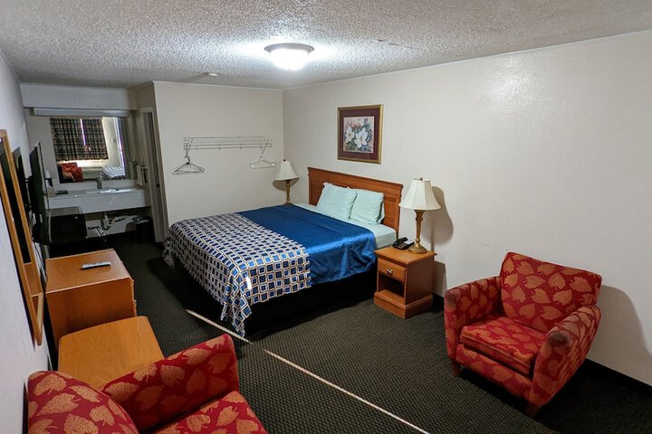 Room 4 of 11