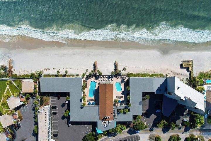 The Oceanfront Litchfield Inn