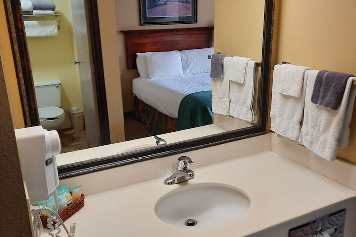 Room 8 of 29