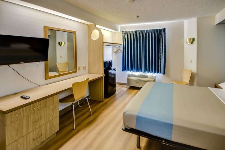 Room 26 of 29