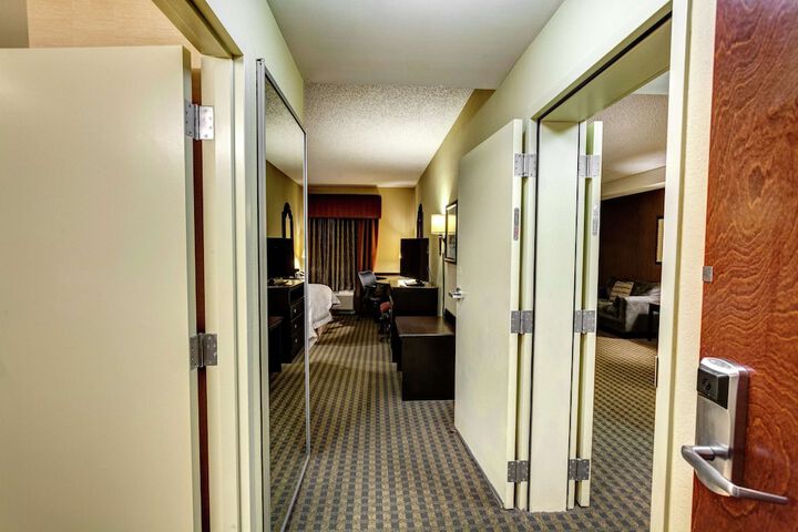 Room 25 of 42