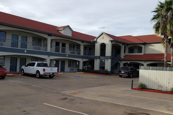 Hotel 7 of 53