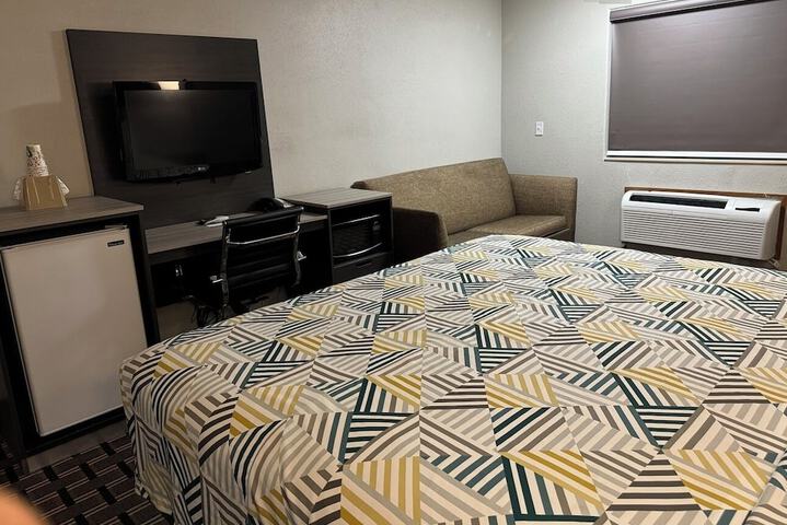 Room 15 of 34