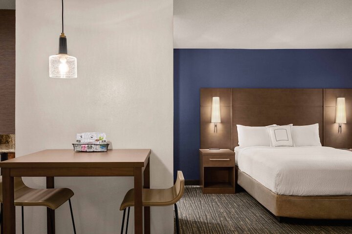 Room 18 of 30
