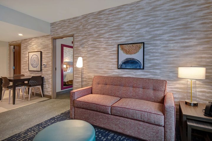 Room 21 of 34