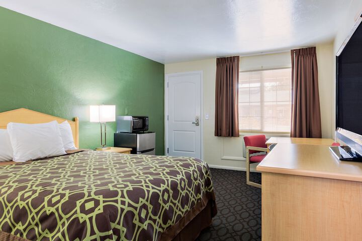 Room 13 of 25